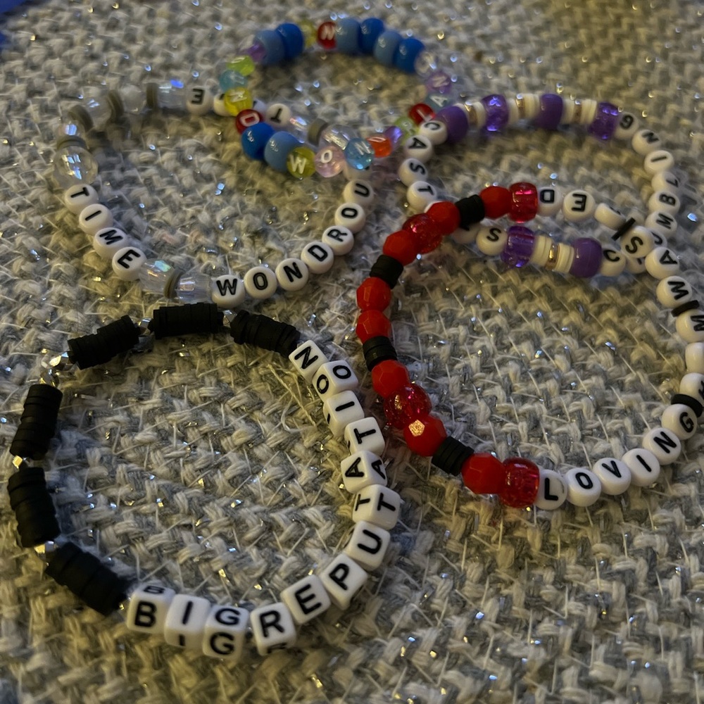 Friendship Trading Bracelets 🫶🏼 - Picture 2 of 2